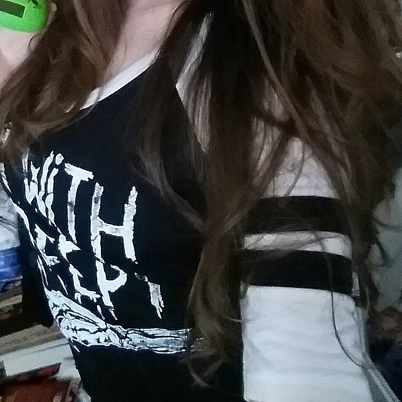 Stranded SM "I'm With Creepy" Black & White V-Neck Raglan T-shirt - Picture 7 of 13